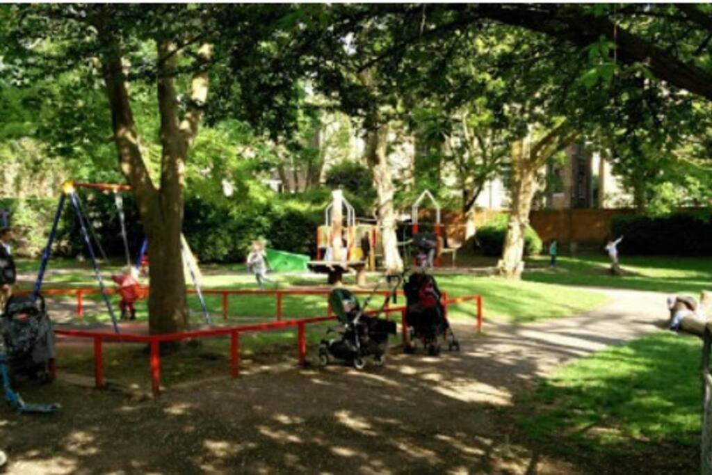 Cozy Ensuite Bedroom For Two Near Tufnell Park London Ngoại thất bức ảnh