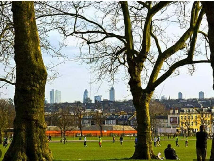 Cozy Ensuite Bedroom For Two Near Tufnell Park London Ngoại thất bức ảnh